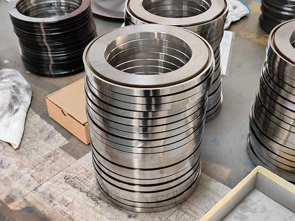 Maschine zum Schneiden von Wolframkarbid, Messer, Kreislaufklingen f&uuml;r die Verarbeitung von Karton 2